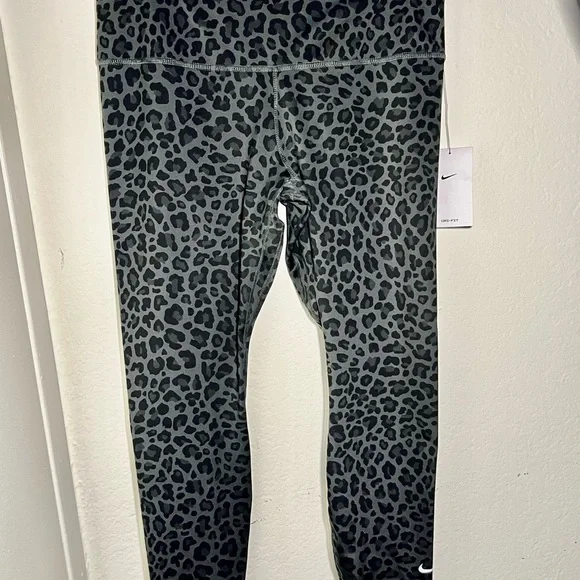 NWT Dry Fit Nike Women’s Training Pants SZ L - Picture 6 of 11